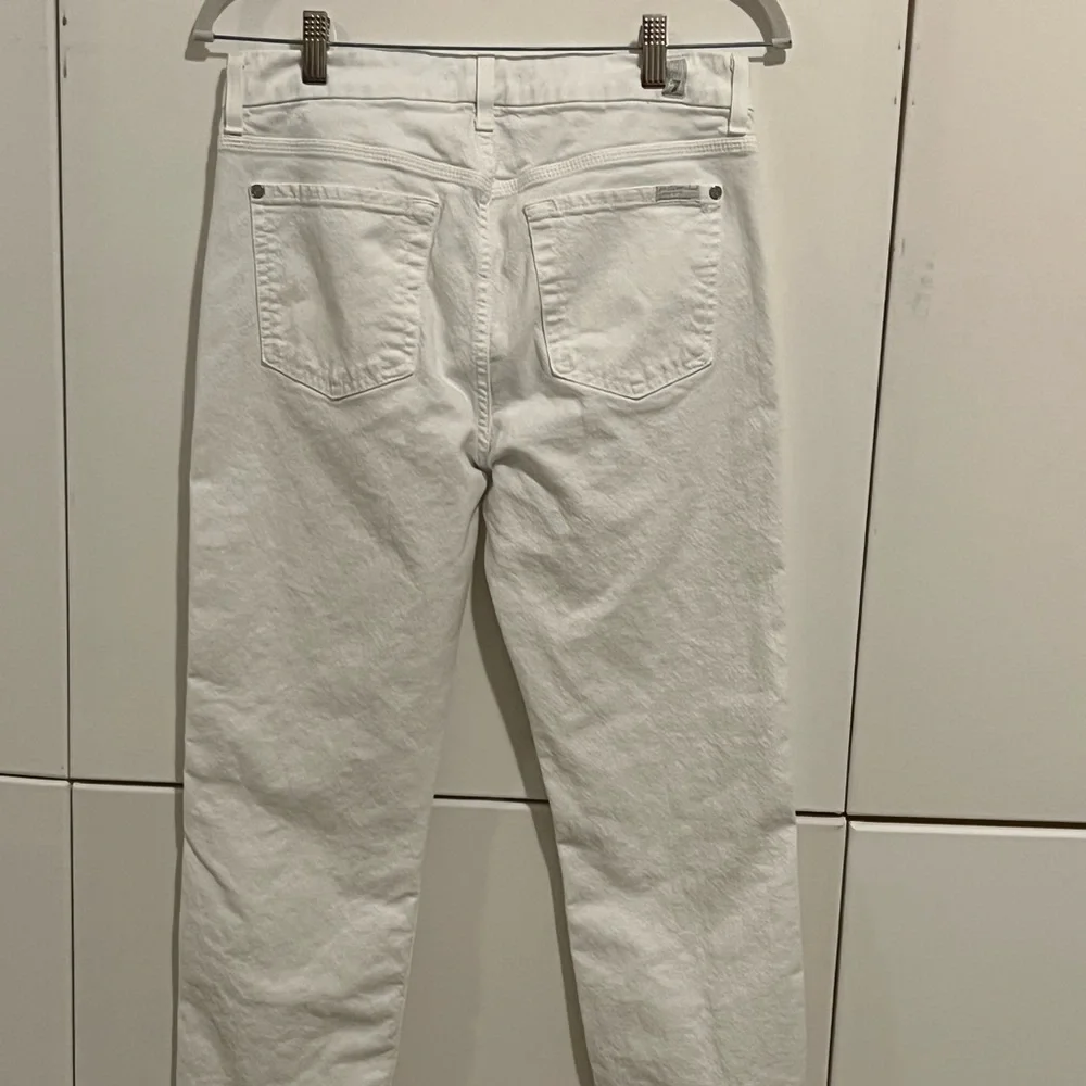 30. 7 For All Mankind white skinny denim pant with raw hem. Size 29 - Picture 3 of 13